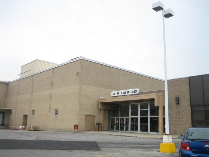 Livonia Mall (Livonia Marketplace) - From Labelscar